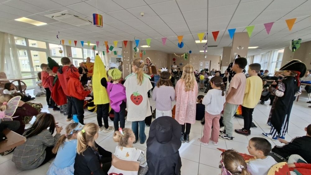 Carnaval intergénérationnel : une fête colorée à Aiglun