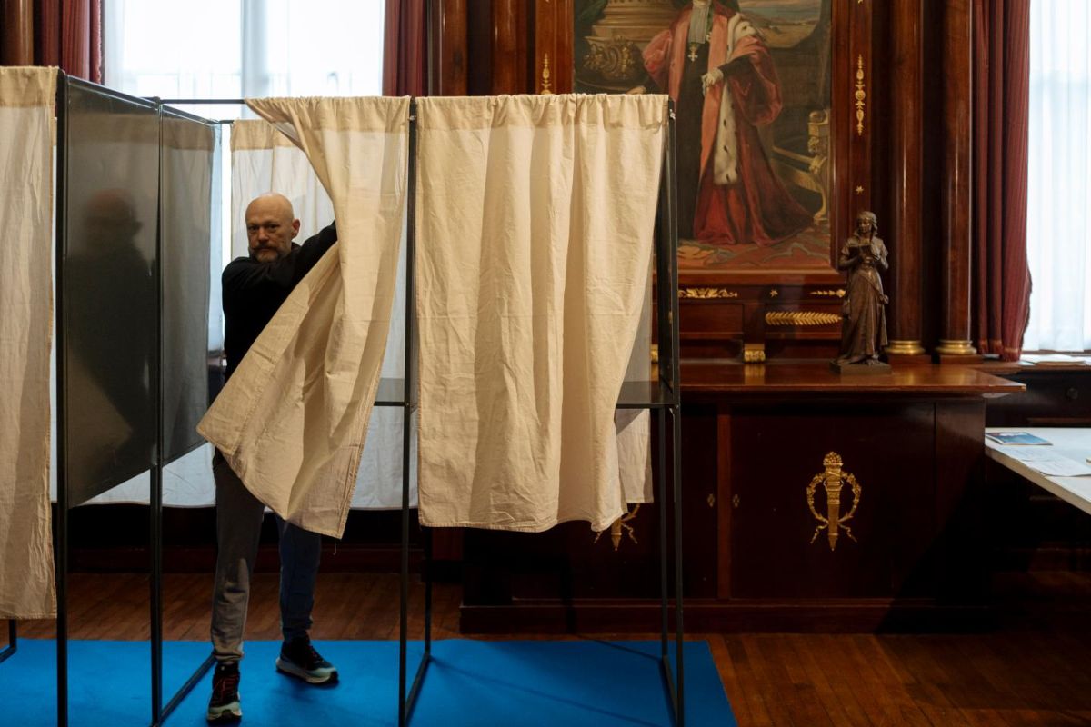 Municipales 2026 : participation en légère baisse à 48,10 %