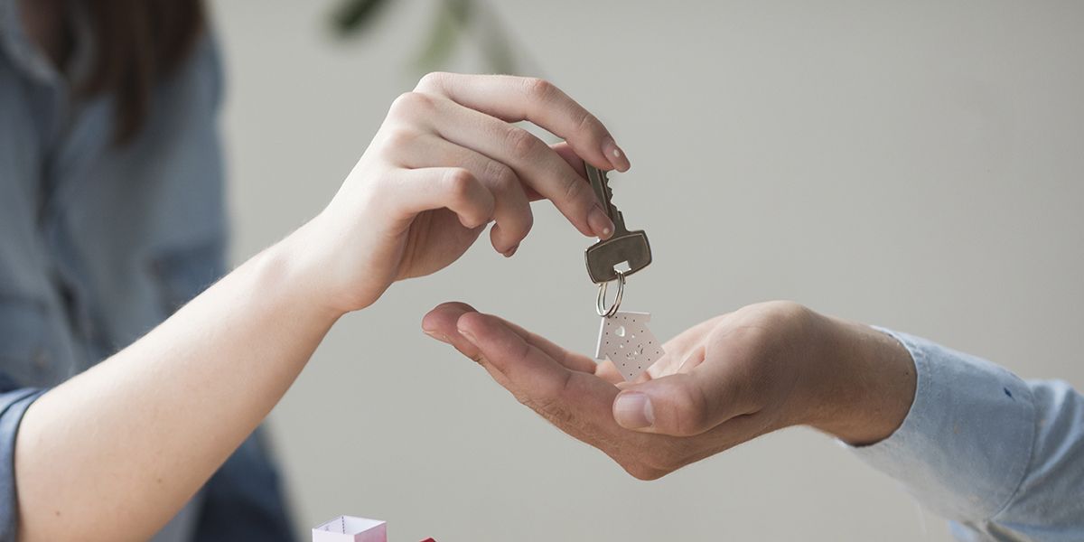 Louer à son enfant : les règles à suivre pour éviter les pièges