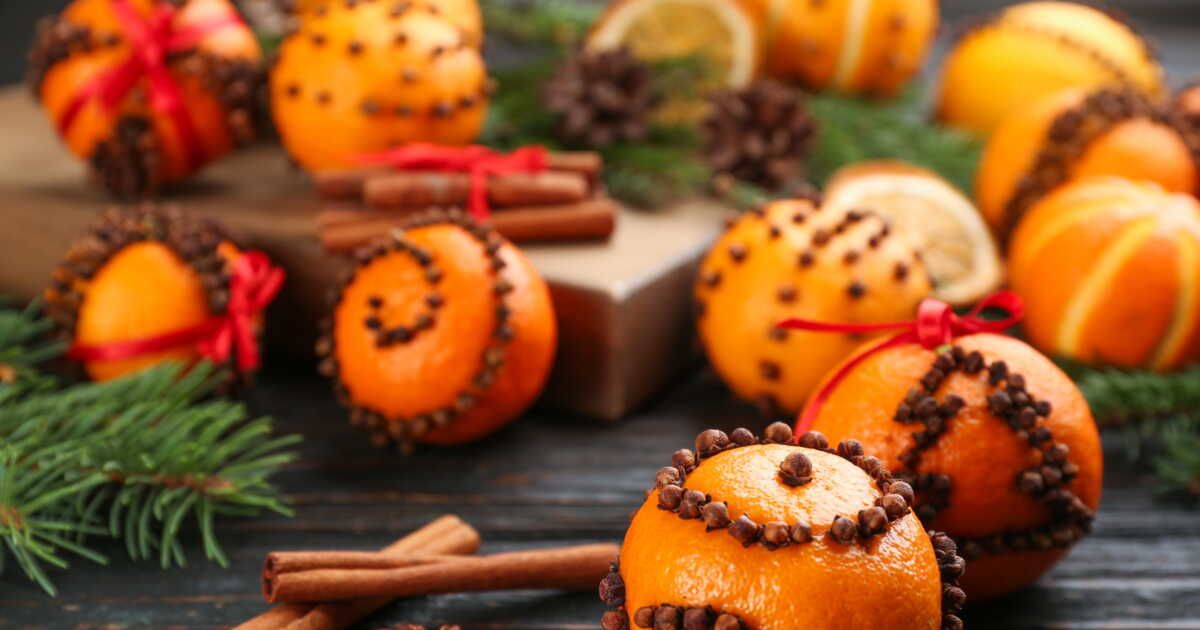 Fabriquez un diffuseur anti-odeur naturel avec des épluchures de clémentines