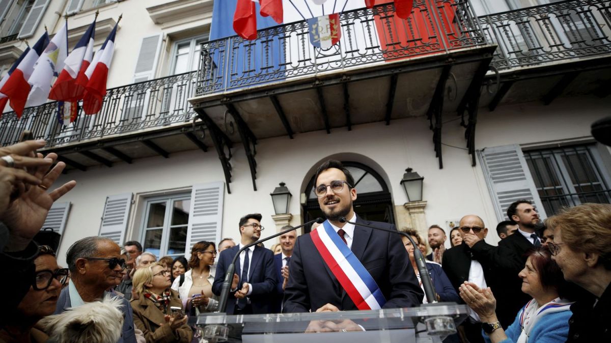 Des maires du RN retirent le drapeau européen, une décision controversée