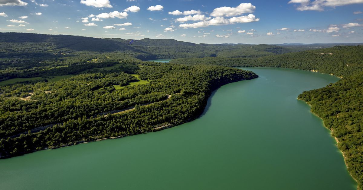 Tragédie au lac de Vouglans : un plongeur perd la vie lors d’une plongée