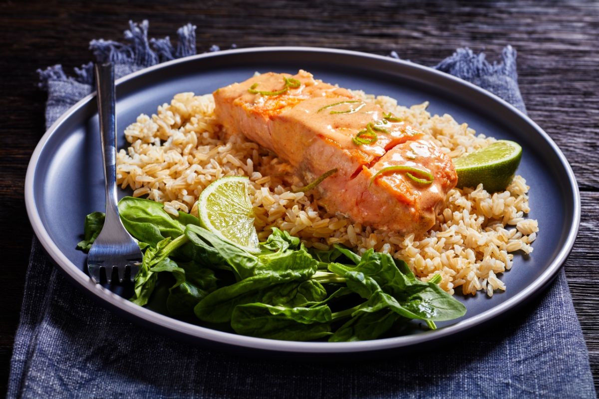 Perdre du poids en intégrant le riz brun à votre régime : découvrez ses bienfaits