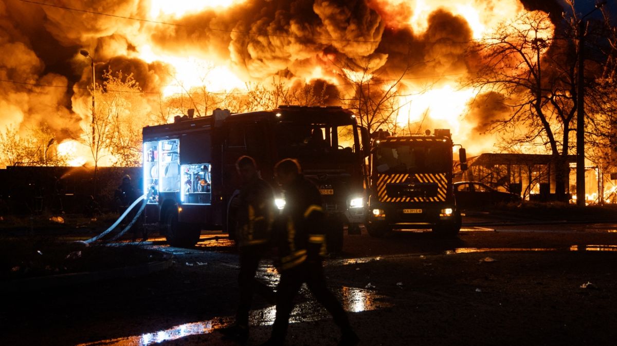 Tragédie nocturne en Ukraine : 14 victimes des frappes russes