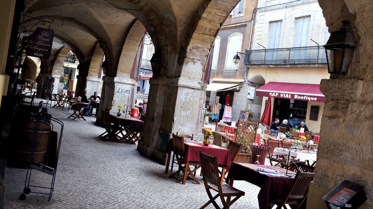 Un vol audacieux à Sommières : un camion et un véhicule léger dérobés