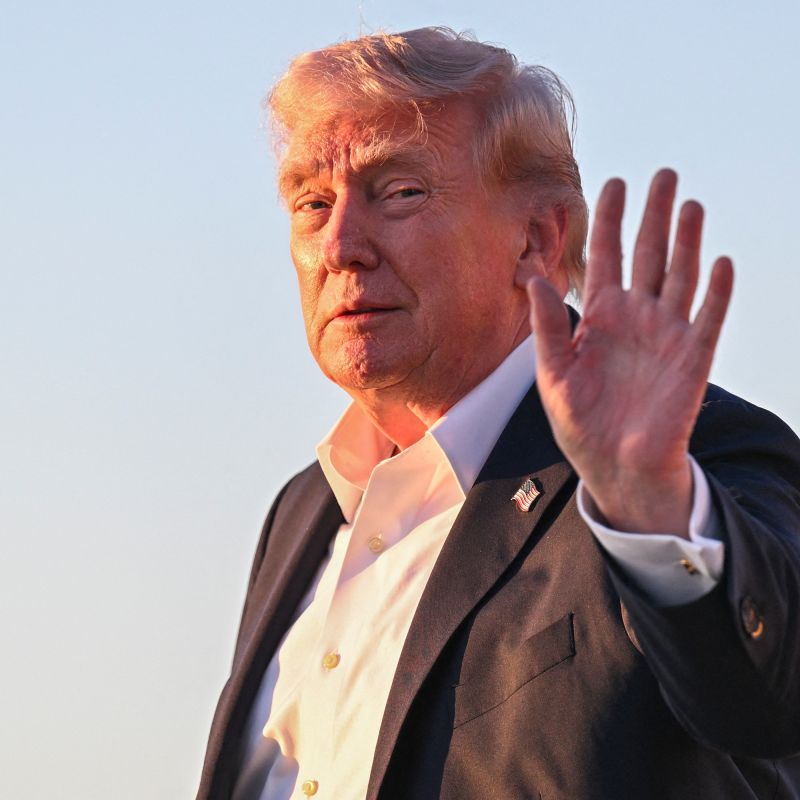 Trump face à une impopularité record : la Maison-Blanche se prépare aux Midterms
