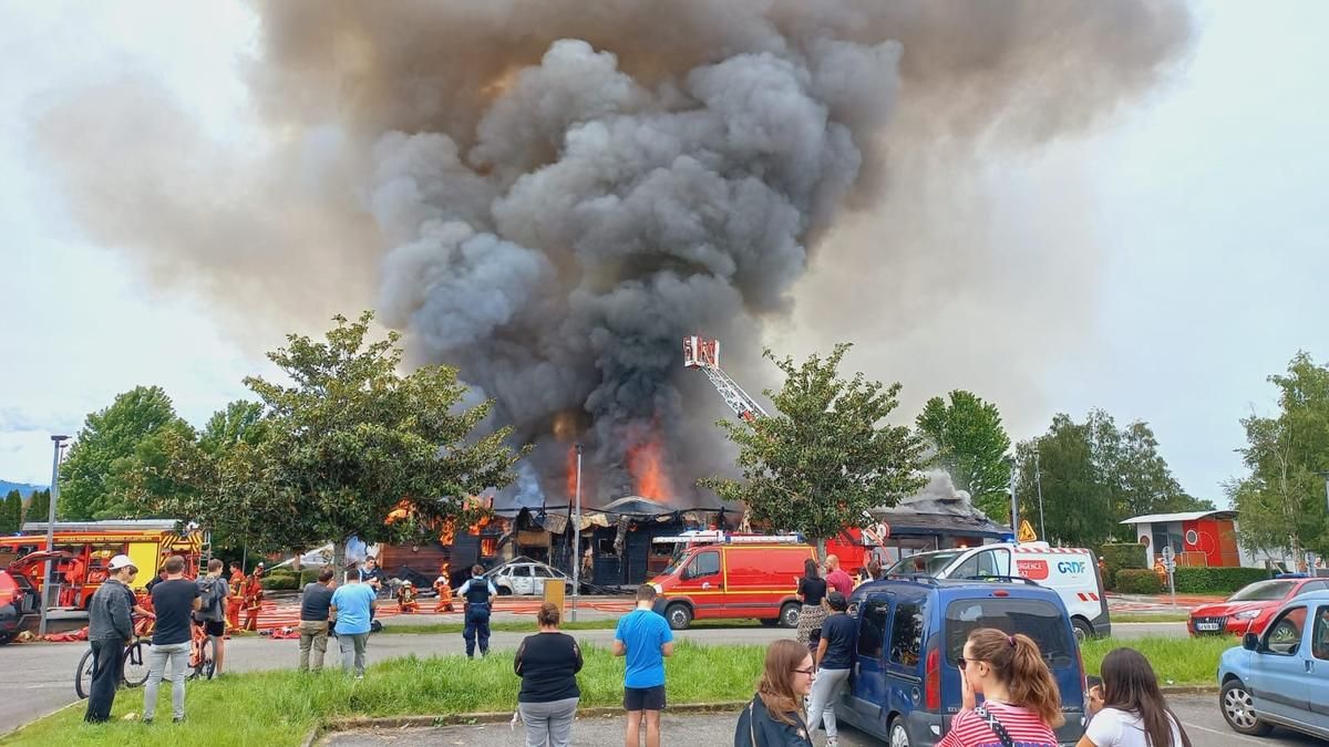 Incendie dévastateur au McDonald's d'Oloron : une enquête s'impose