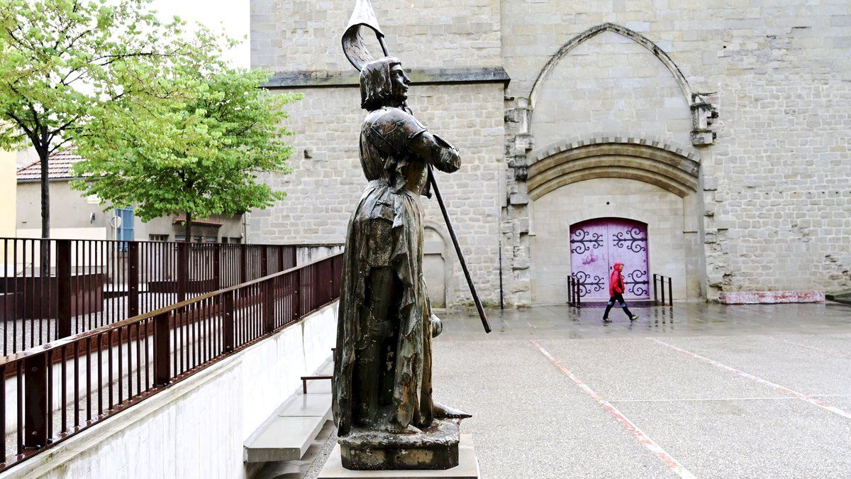 Le retour de Jeanne d'Arc : une signalisation politique à Carcassonne