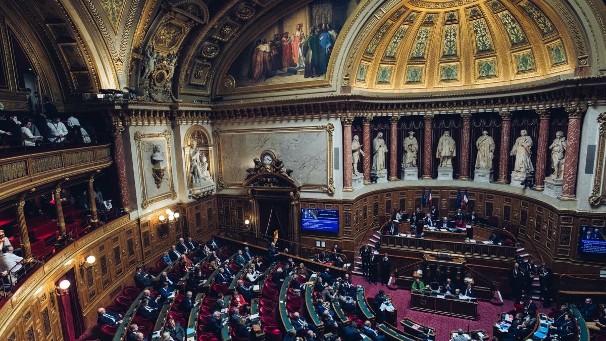 Sénat et fin de vie : un débat qui stigmatise les divisions