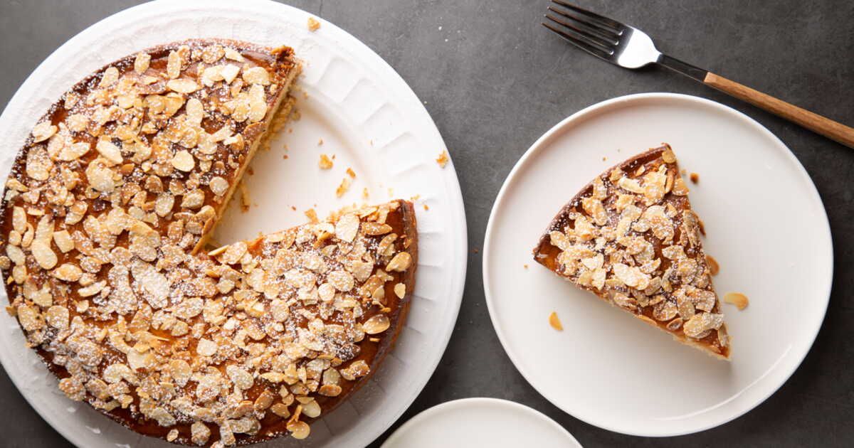 Cyril Lignac invite vos papilles avec son gâteau aux amandes et griottes
