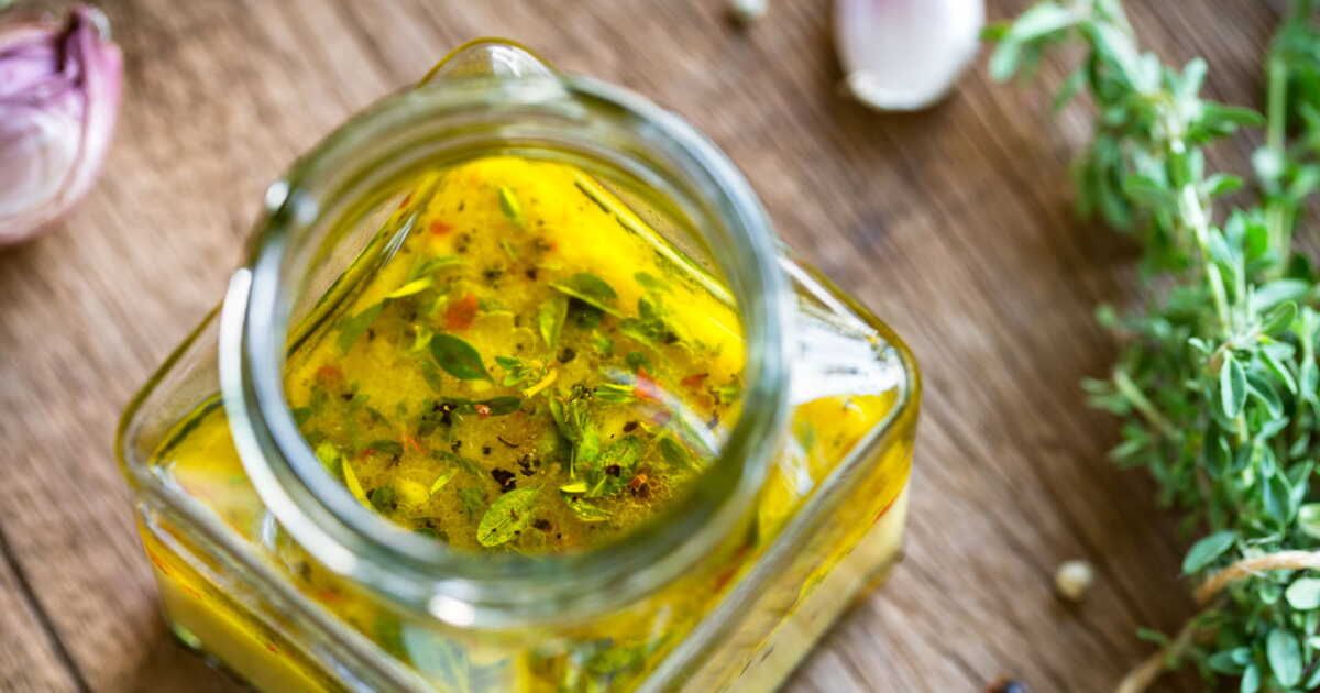 Cinq vinaigrettes créatives pour rehausser vos salades d'été
