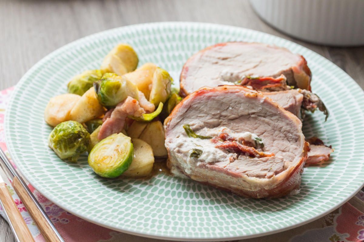 Filet mignon de veau farci au fromage frais, herbes et tomates séchées