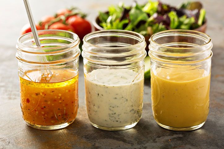 Quatre vinaigrettes pour un repas sain et savoureux