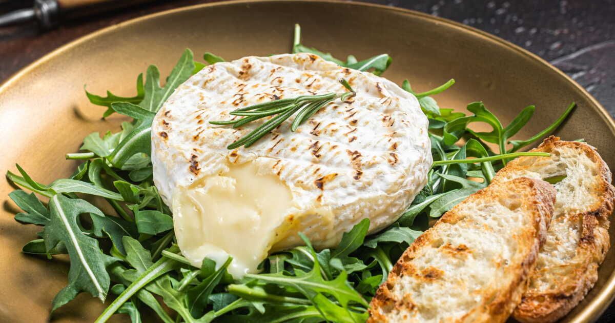 Découverte savoureuse : le camembert au barbecue réinventé