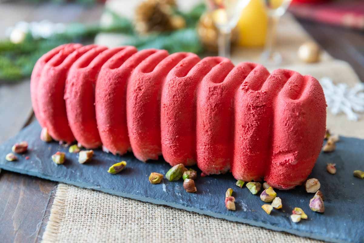 Une bûche framboise et amande qui fera fondre vos convives