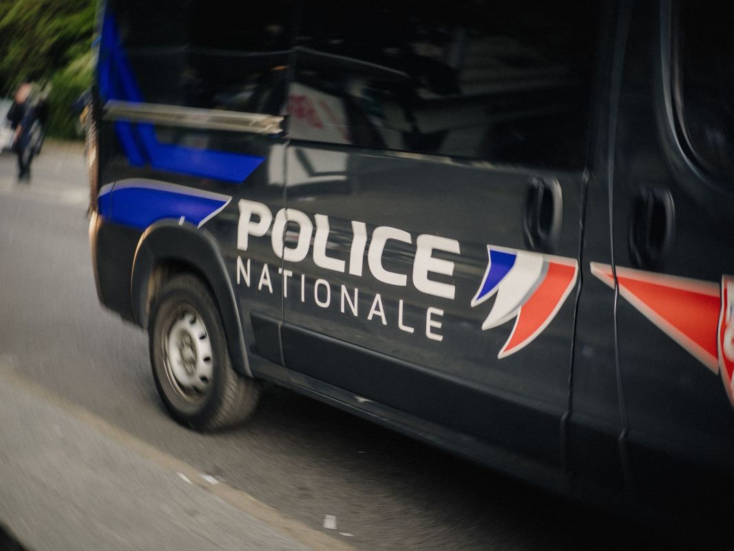Un élève blessé à la machette devant son lycée dans les Hauts-de-Seine : l'agresseur en fuite