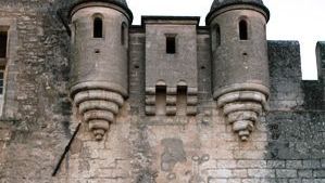 Le château de Javon : un sanctuaire de résistance et de culture en Vaucluse