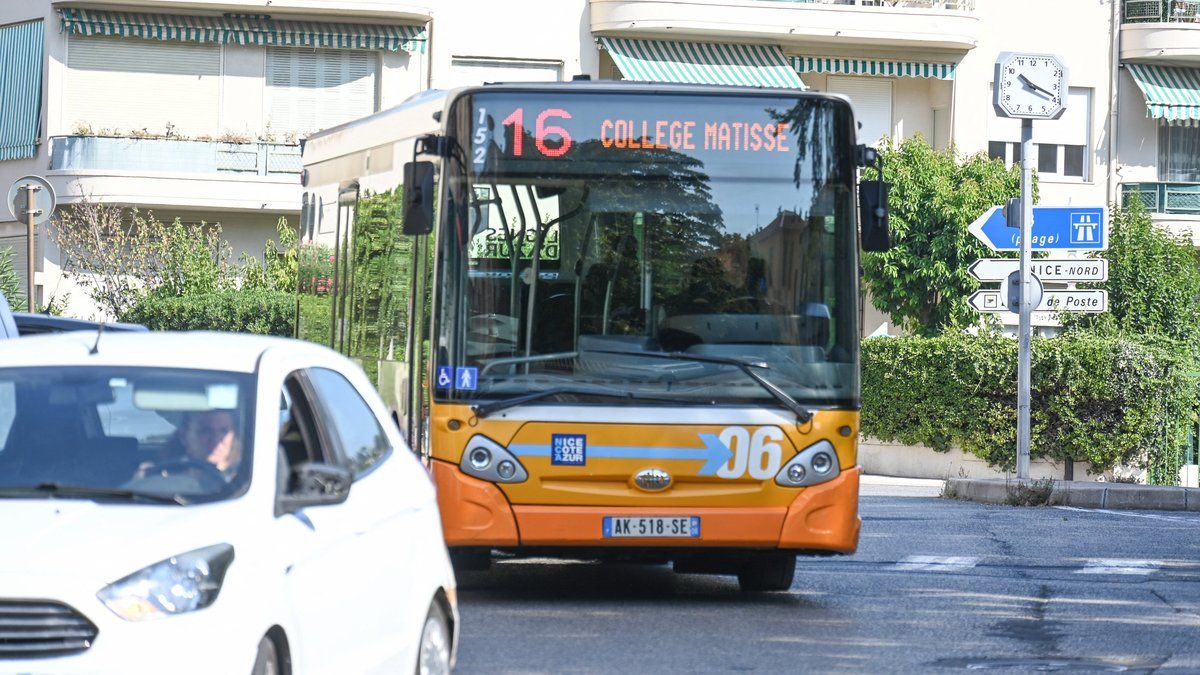 Un mineur au volant : le bus de Nice pris d'assaut par un adolescent