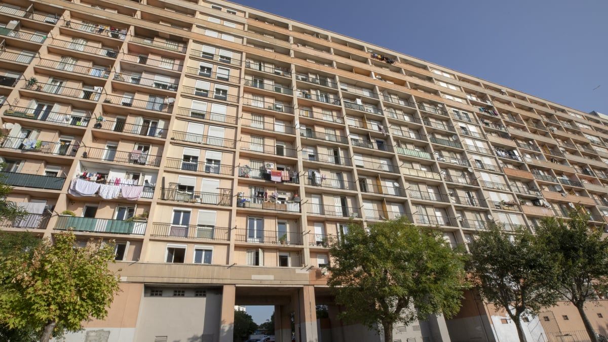 Mystérieux accident à Marseille : un jeune homme retrouvé inconscient au pied d'un immeuble