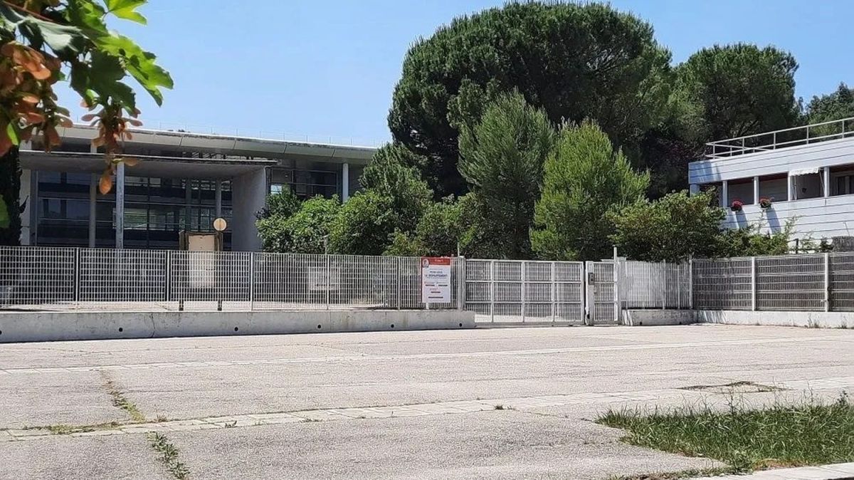 Sanction controversée dans un collège : le papier toilette banni pour les garçons à Gardanne
