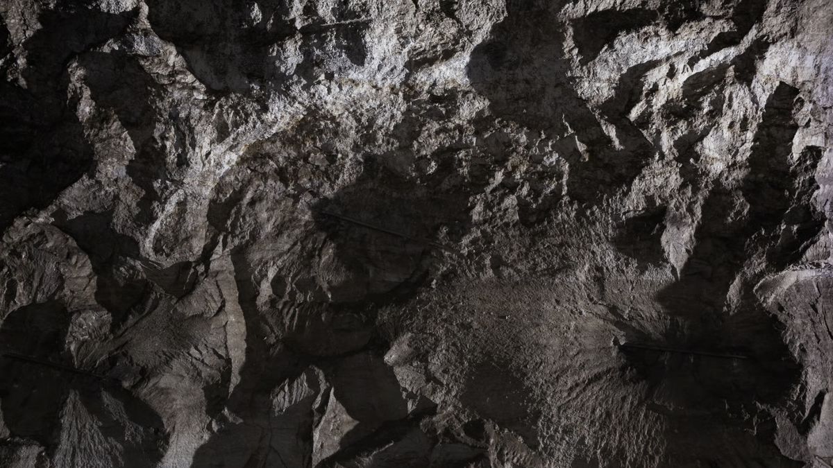 Une quête d'or tourne au drame : deux hommes piégés dans une grotte inondée au Laos