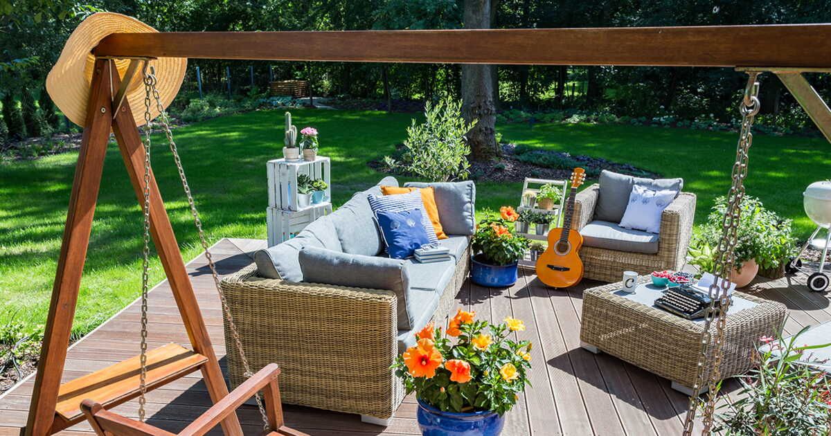 Créer une ambiance chaleureuse dans votre salon de jardin