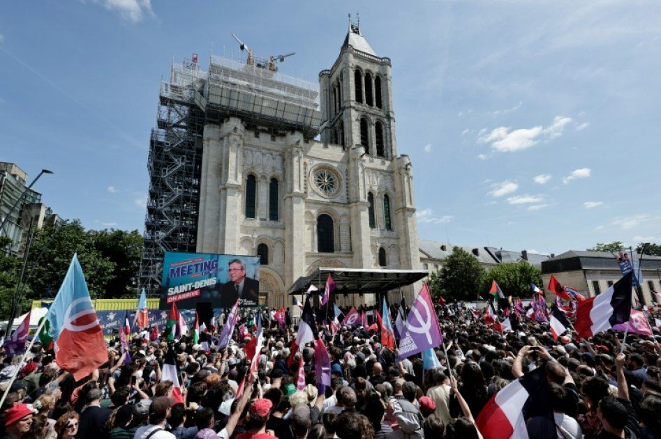 Mélenchon dénonce le suprémacisme du RN lors de son meeting à Saint-Denis