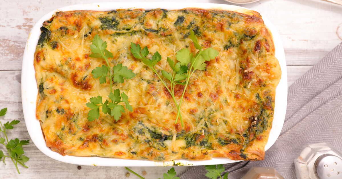 Un gratin léger de pommes de terre au saumon et épinards qui ravit tous les palais