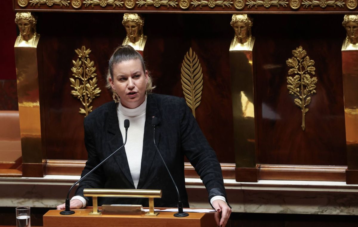 Lyhanna : Mathilde Panot exige la démission de Gérald Darmanin