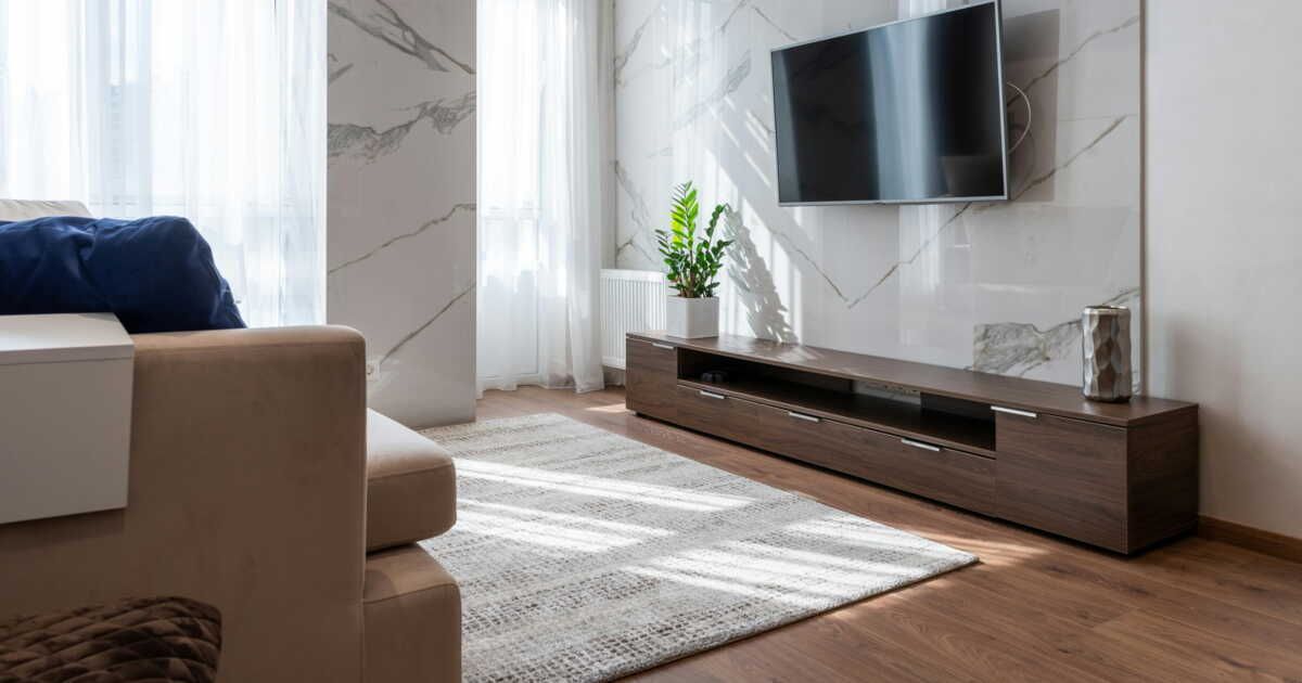 transformez votre télé en œuvre d'art avec une astuce déco ingénieuse