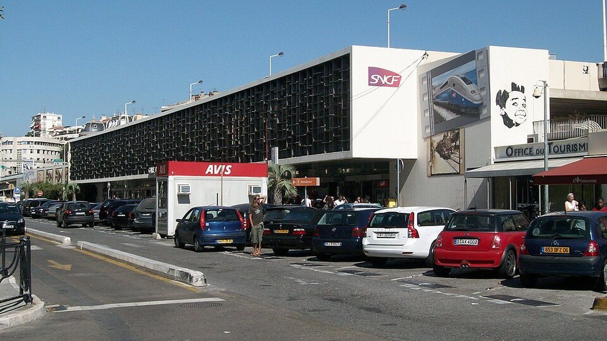 Une jeune fille de 13 ans contrainte à la prostitution retrouvée dans une gare