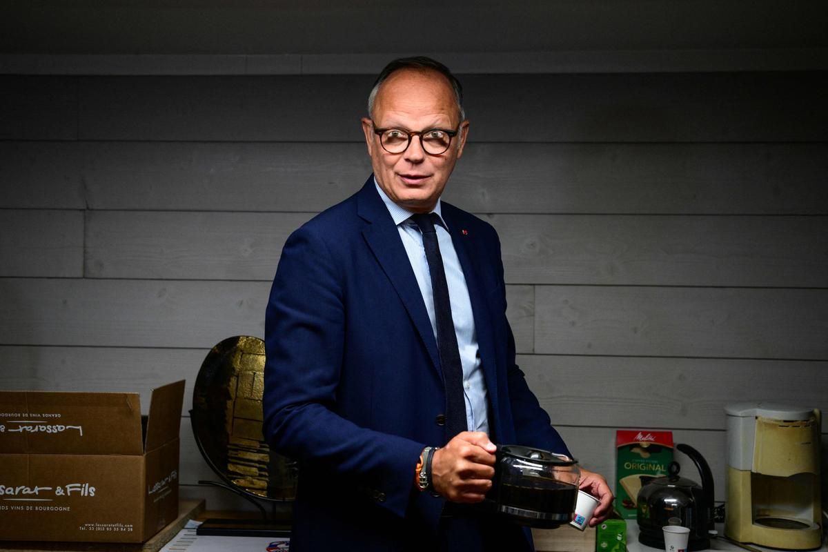 Édouard Philippe appelle à redonner du pouvoir aux procureurs dans l'affaire Lyhanna