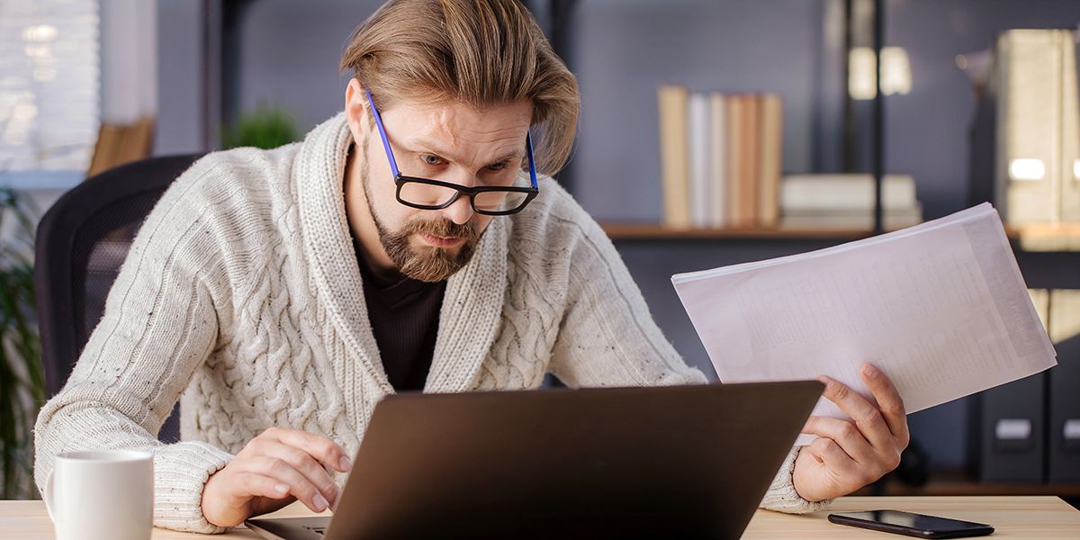 découvrez 10 astuces pour débusquer vos contrats d'assurances inutiles