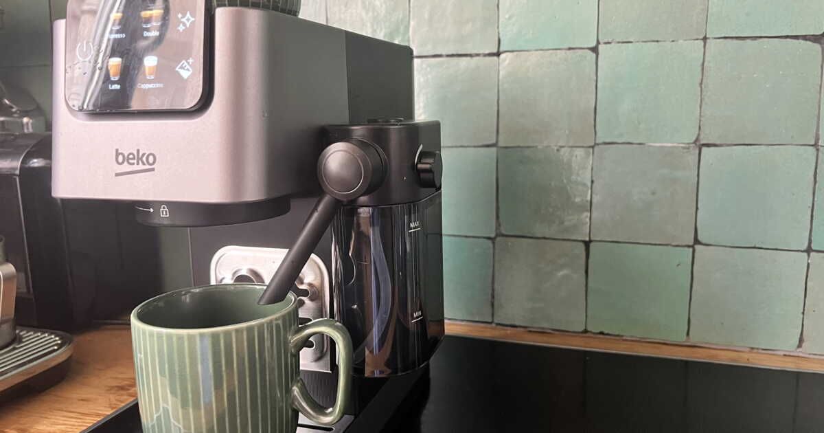 Beko CEP5304X : la machine à café manuelle qui séduit les amateurs