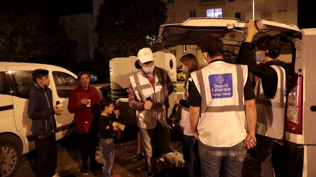 Marseille : le Secours catholique suspend ses maraudes nocturnes face à la précarité croissante