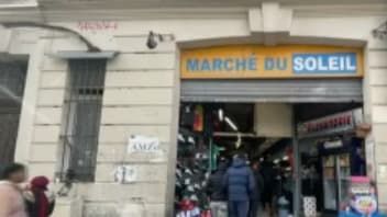 Un procès sous tension au Marché du Soleil : entre contrefaçon et désespoir