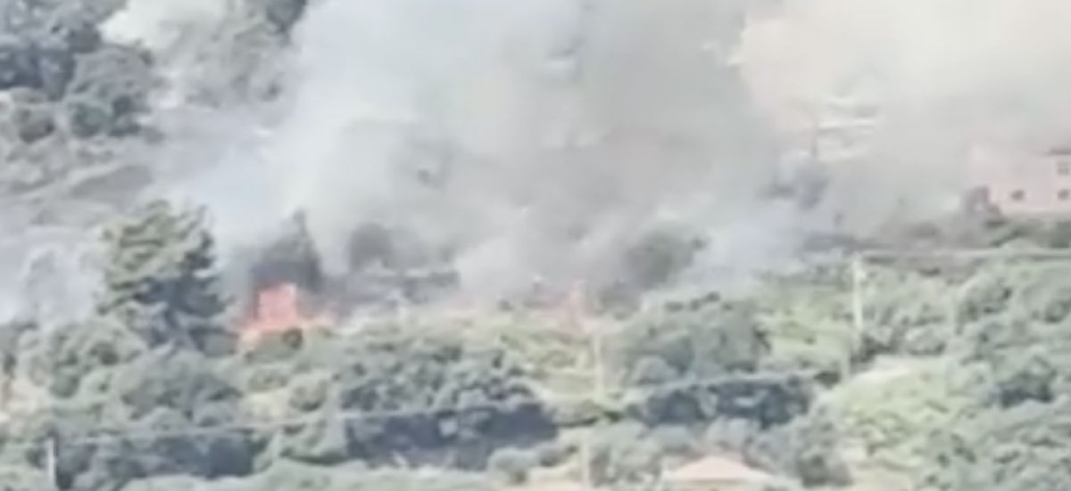 Incendies dévastateurs dans le sud de la France : 6000 hectares brûlés et évacuations en cours