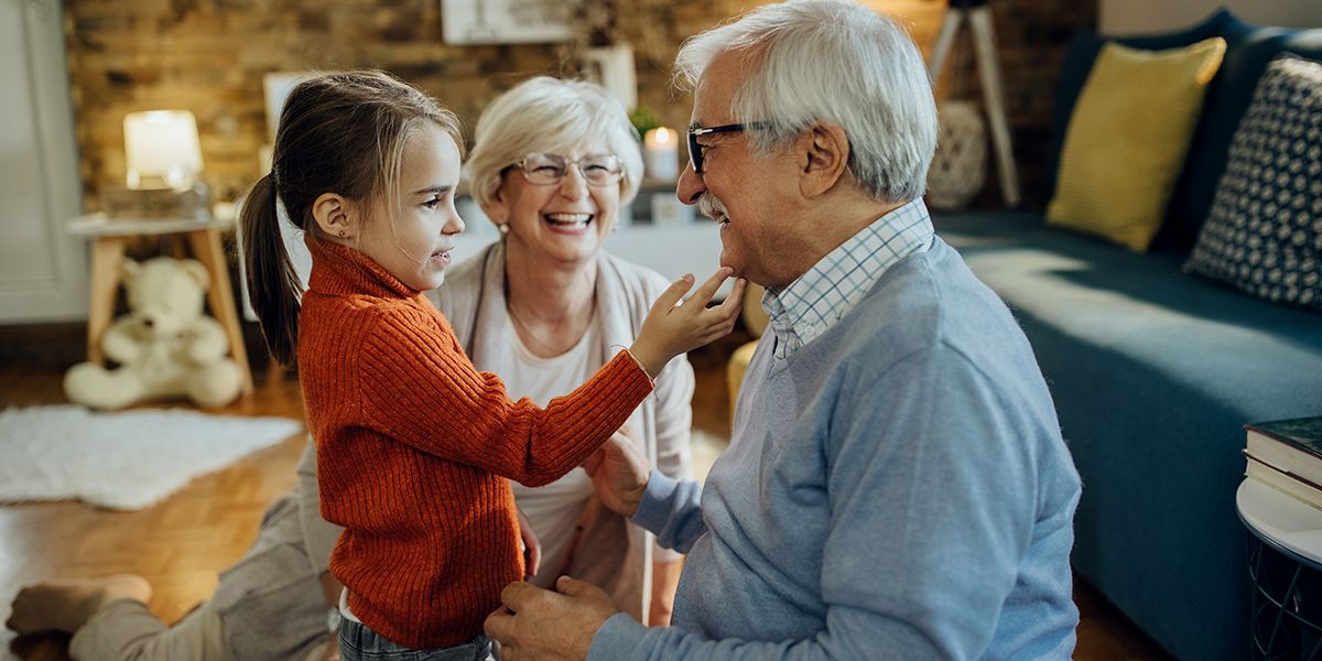 Aider ses petits-enfants : une succession bien pensée