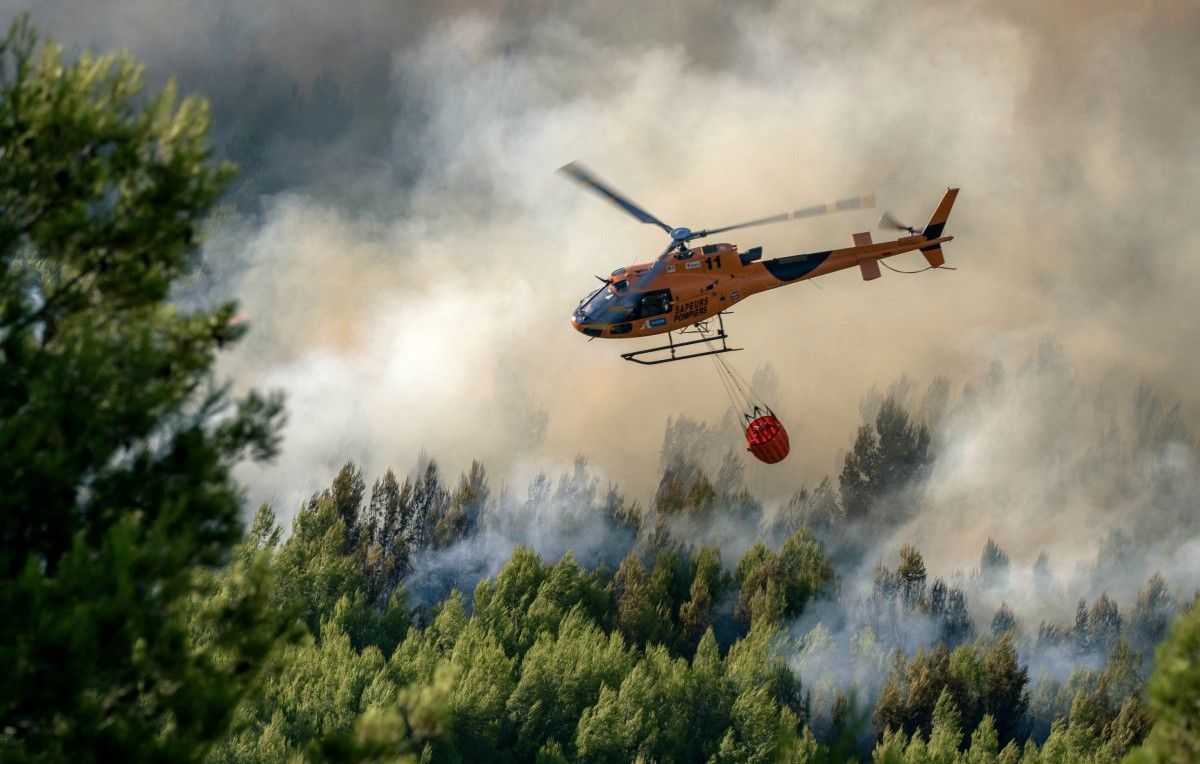 Incendies en Aude : les pompiers au front pour maîtriser le feu