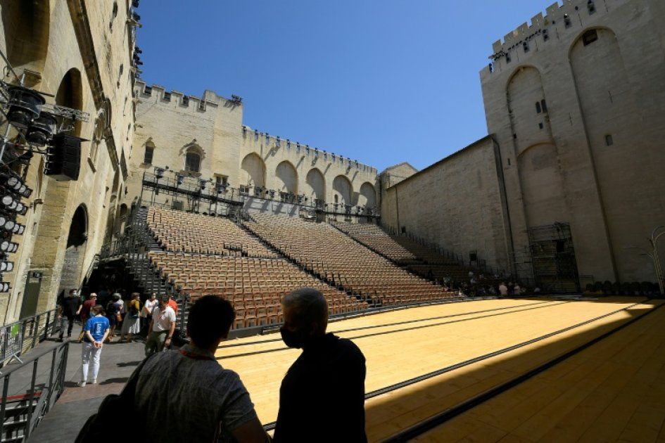 Le Festival d'Avignon : entre célébration des arts et incertitudes financières