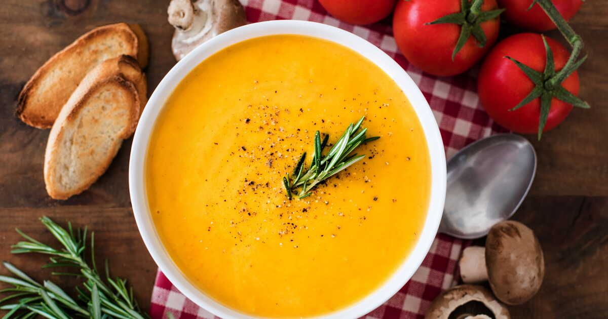 préparez une soupe de butternut onctueuse : recette et secret révélé