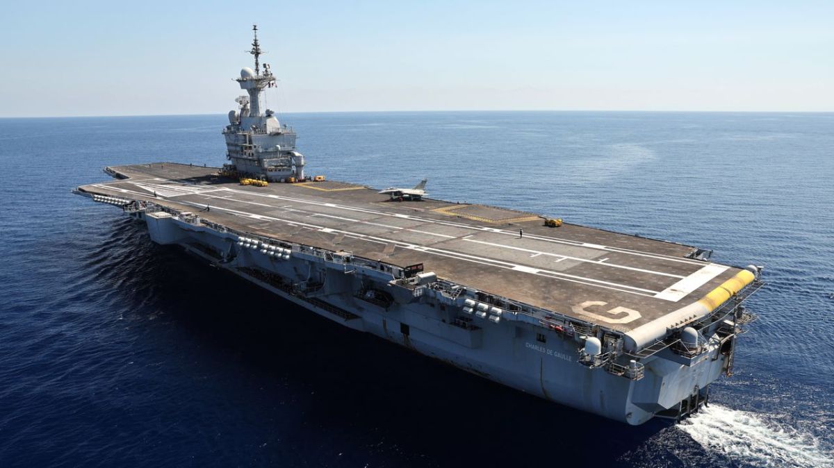 Retour triomphal du Charles de Gaulle après une mission de 166 jours en mer