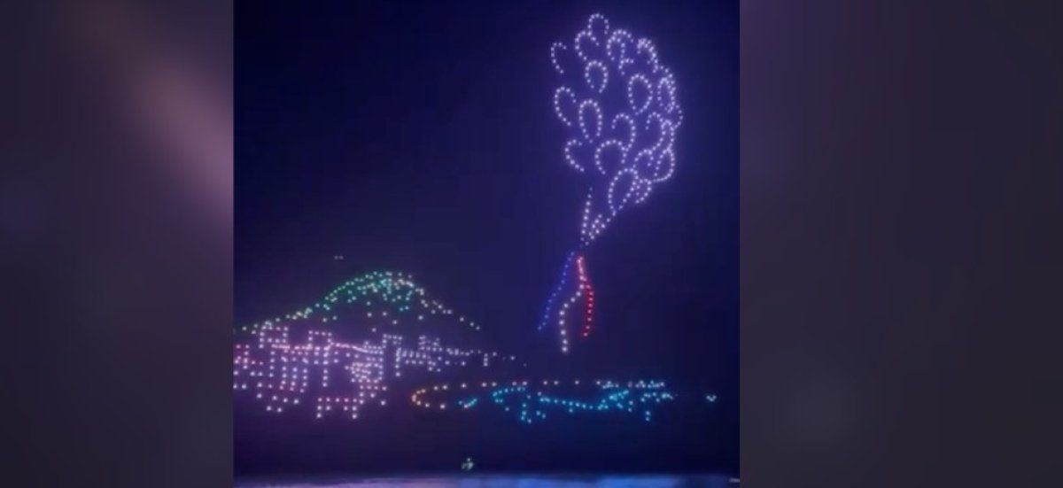 Un hommage céleste à Nice : 2 016 drones illuminent le ciel pour les victimes
