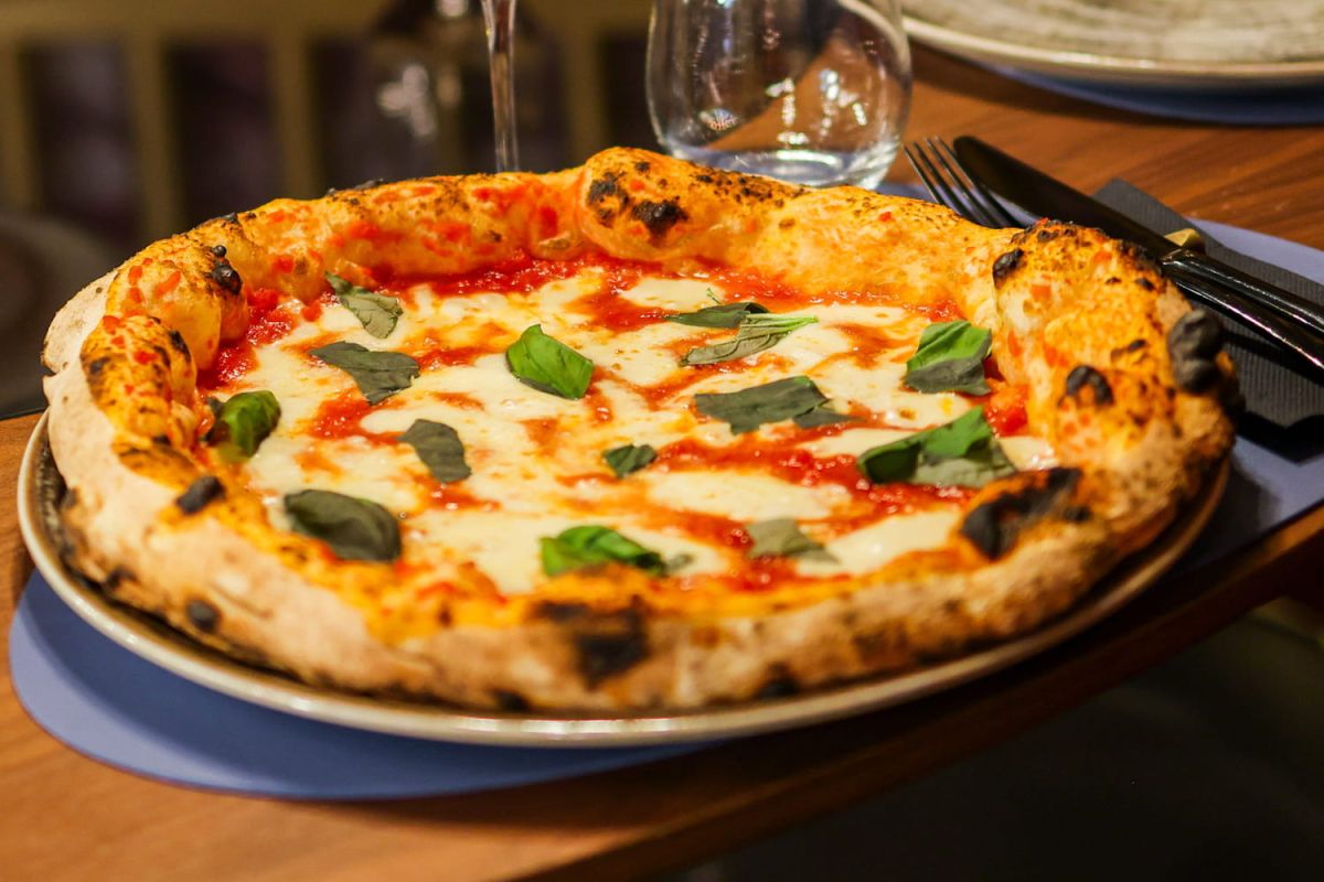 une pizzeria parisienne qui fait voyager jusqu'à naples
